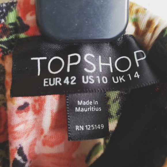 🌹🌼 🌻 🌸 Topshop Floral Playsuit 🌹🌼 🌻 🌸 - Picture 4 of 4